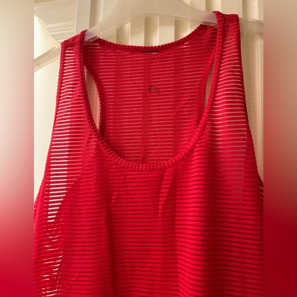 Hot red mesh tank size S. - Picture 5 of 6